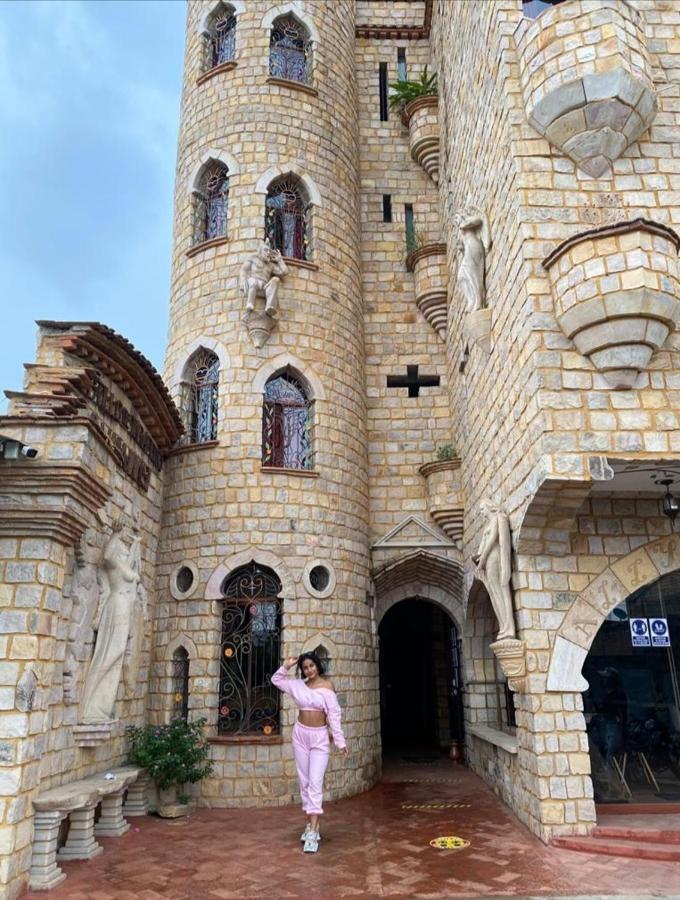 Castillo De ตาราโปโต ภายนอก รูปภาพ