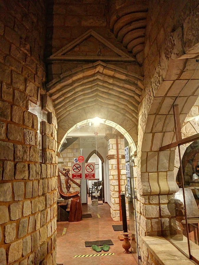 Castillo De ตาราโปโต ภายนอก รูปภาพ